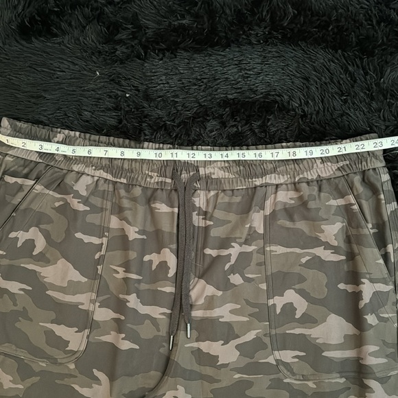 🛍️H-P🤩 Athleta Camo Farallon Jogger Plus Size 🤩🛍️ - Picture 13 of 15